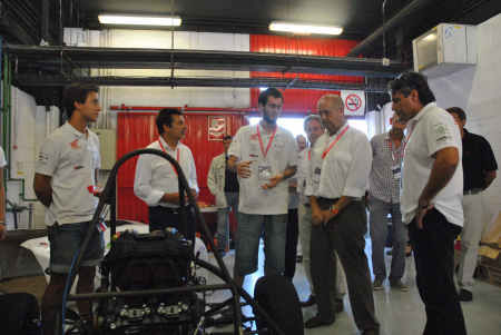 Visita al box del consellet Puig i de l'alcalde A. Guil