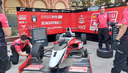 Presentació del Racing weekend a Montmeló: pit stop